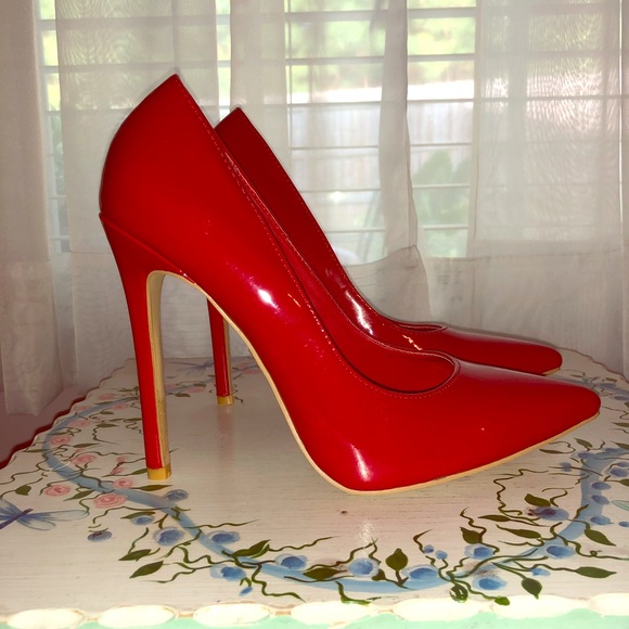 Alba Shoes - Sexy Red Patent Pumps